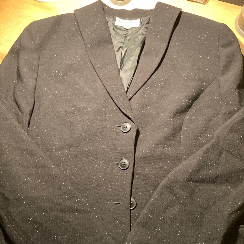Giorgio Armani black wool lined size 16 women’s blazer w/ light sparkle